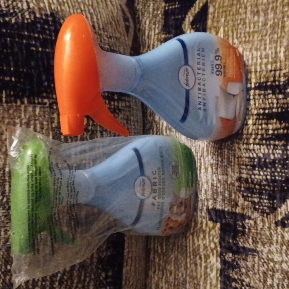 4/$30 New Febreze Fabric Refresher - 2 Bottles (438 mL Each)